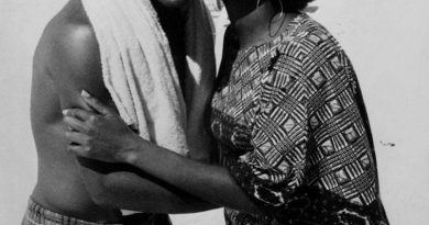 Le roi Pelé en compagnie de la chanteuse togolaise Bella Bellow